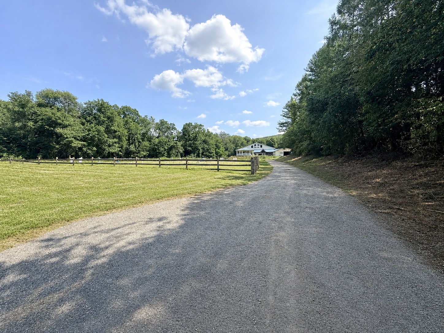 River Vu Farms drive running beside turnout fields
